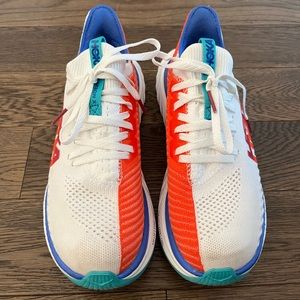 HOKA Carbon X 3. Worn once. In almost perfect condition.